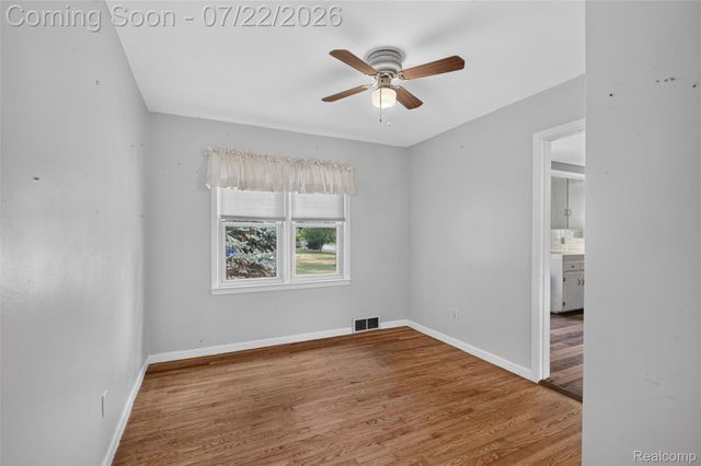 28014 6 Mile Road, Livonia, MI 48152