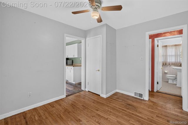 28014 6 Mile Road, Livonia, MI 48152