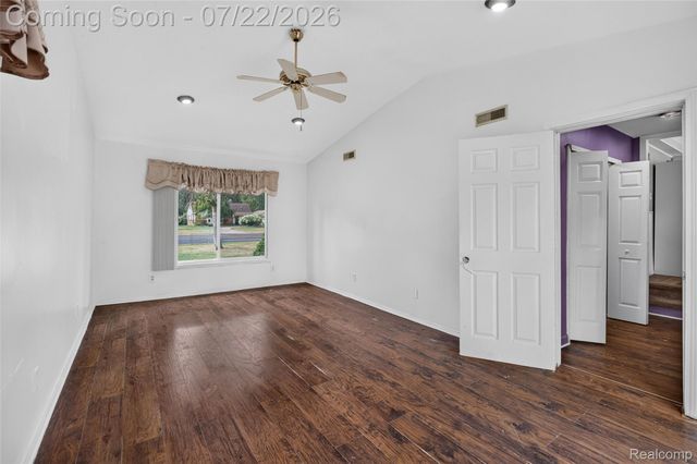28014 6 Mile Road, Livonia, MI 48152