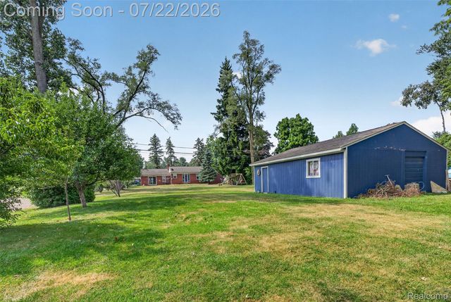 28014 6 Mile Road, Livonia, MI 48152