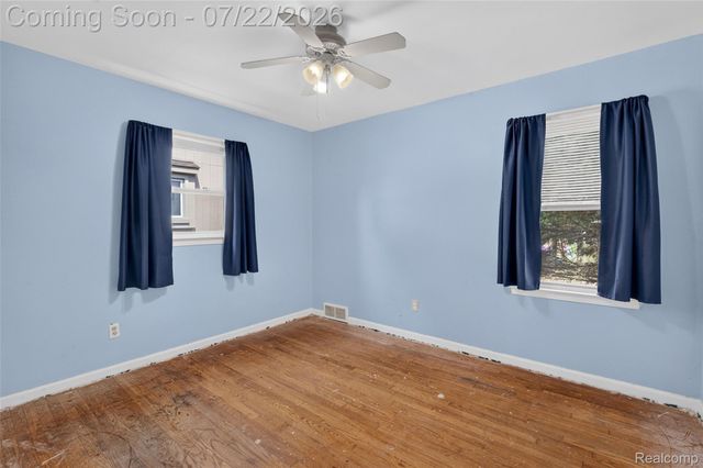 28014 6 Mile Road, Livonia, MI 48152