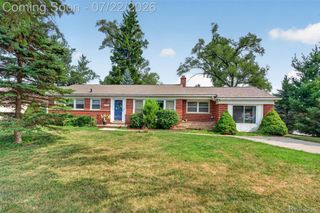 28014 6 Mile Road, Livonia, MI 48152