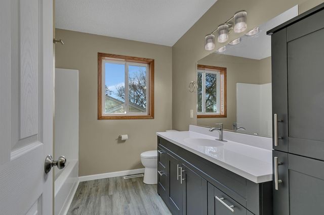 236 11th Avenue N, Waite Park, MN 56387