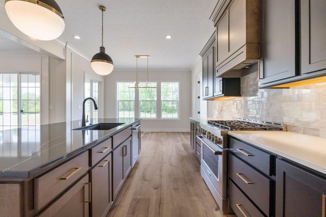 3175 Briarwood Lane, Lewis Center, OH 43035