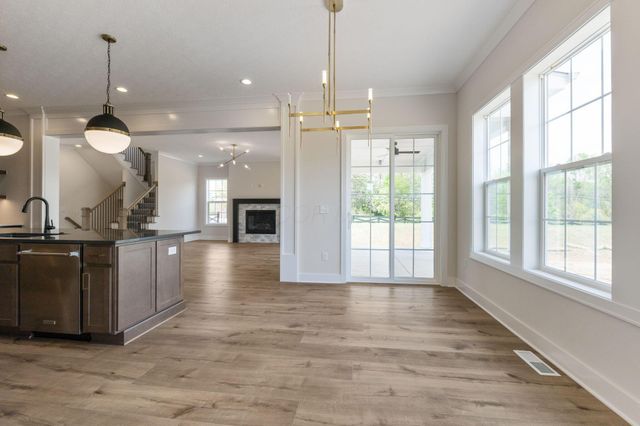 3175 Briarwood Lane, Lewis Center, OH 43035