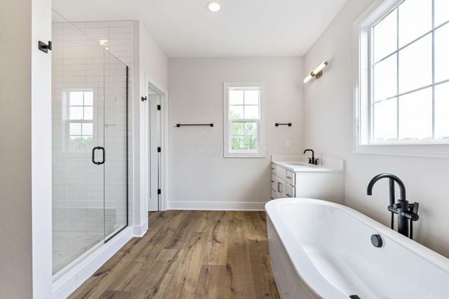 3175 Briarwood Lane, Lewis Center, OH 43035