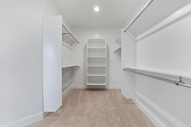 3175 Briarwood Lane, Lewis Center, OH 43035