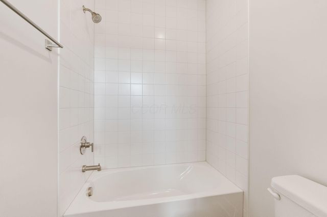 3175 Briarwood Lane, Lewis Center, OH 43035