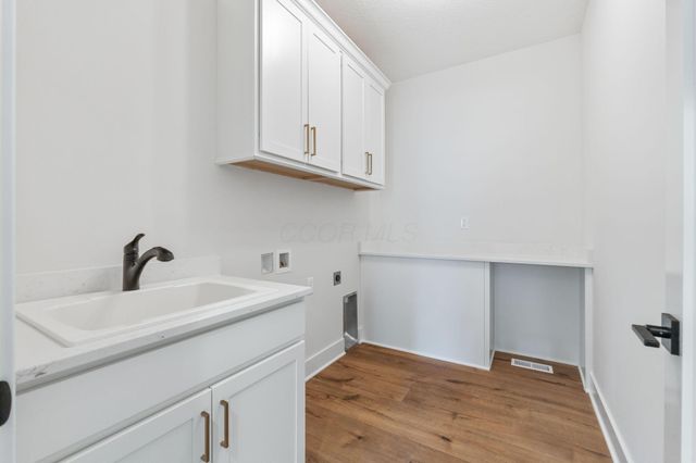 3175 Briarwood Lane, Lewis Center, OH 43035