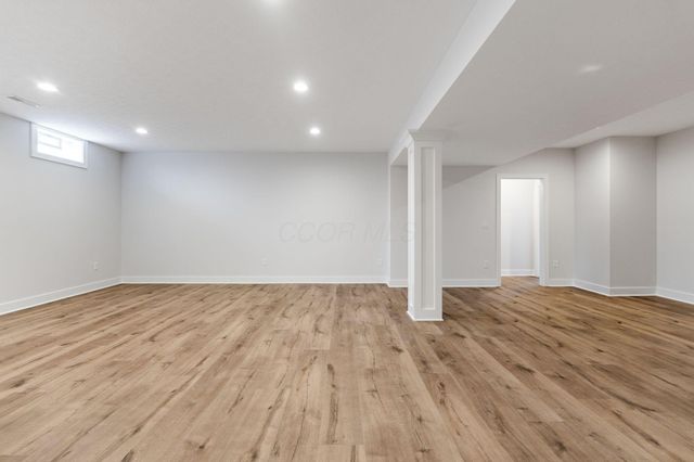 3175 Briarwood Lane, Lewis Center, OH 43035