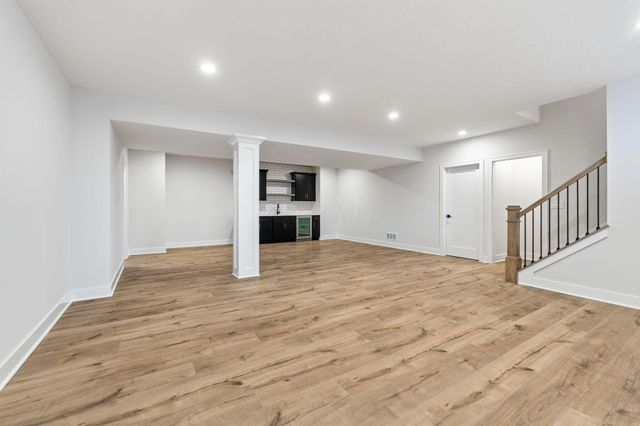 3175 Briarwood Lane, Lewis Center, OH 43035