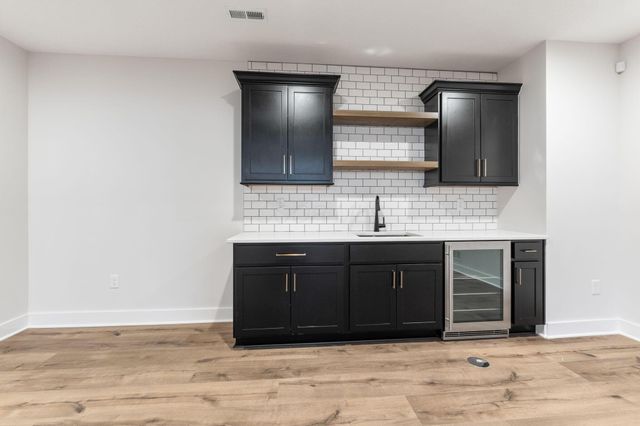 3175 Briarwood Lane, Lewis Center, OH 43035