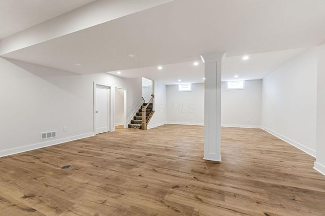 3175 Briarwood Lane, Lewis Center, OH 43035