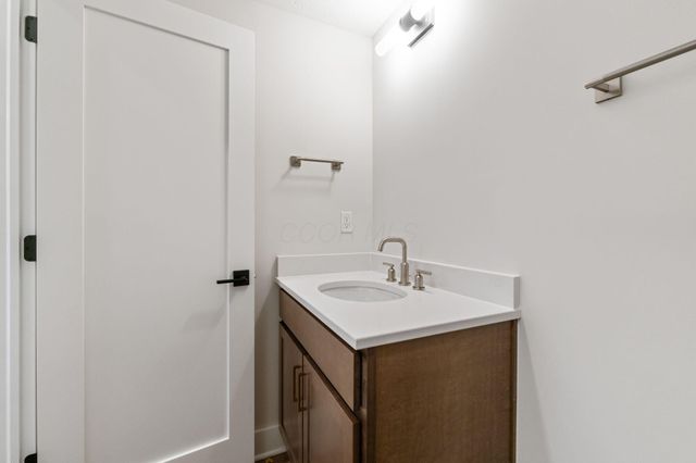3175 Briarwood Lane, Lewis Center, OH 43035