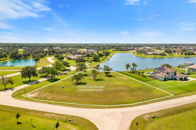 7042 Oak View Drive, Dickinson, TX 77539