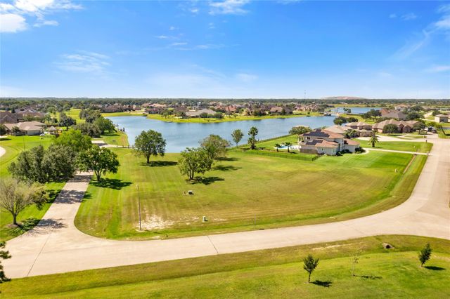 7042 Oak View Drive, Dickinson, TX 77539