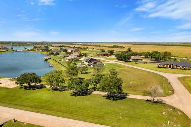 7042 Oak View Drive, Dickinson, TX 77539