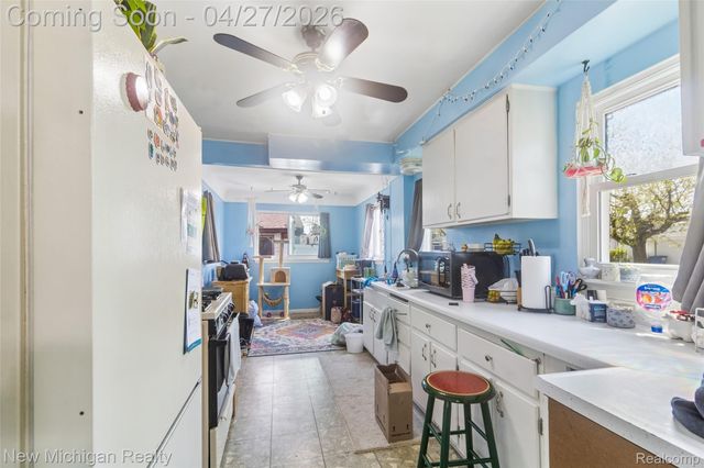 31571 Lonnie Boulevard, Westland, MI 48185