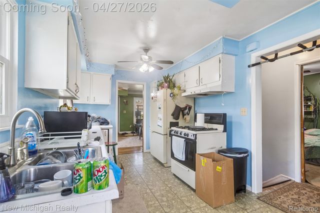 31571 Lonnie Boulevard, Westland, MI 48185