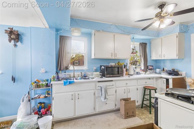 31571 Lonnie Boulevard, Westland, MI 48185