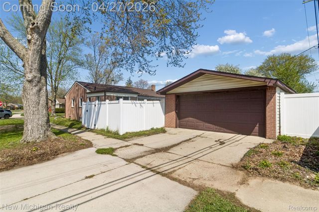 31571 Lonnie Boulevard, Westland, MI 48185