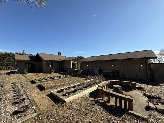 E11616 N Reedsburg Road, Baraboo, WI 53913