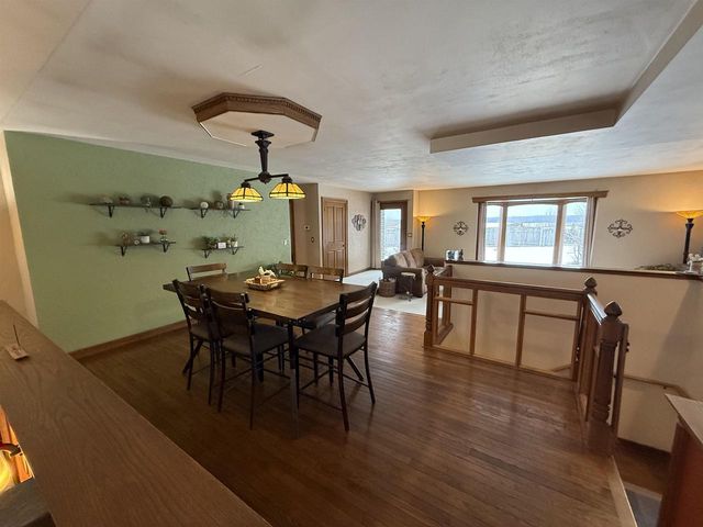 E11616 N Reedsburg Road, Baraboo, WI 53913