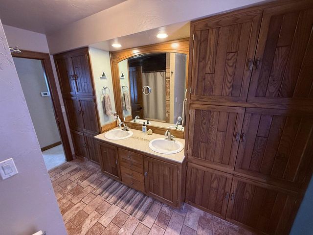 E11616 N Reedsburg Road, Baraboo, WI 53913