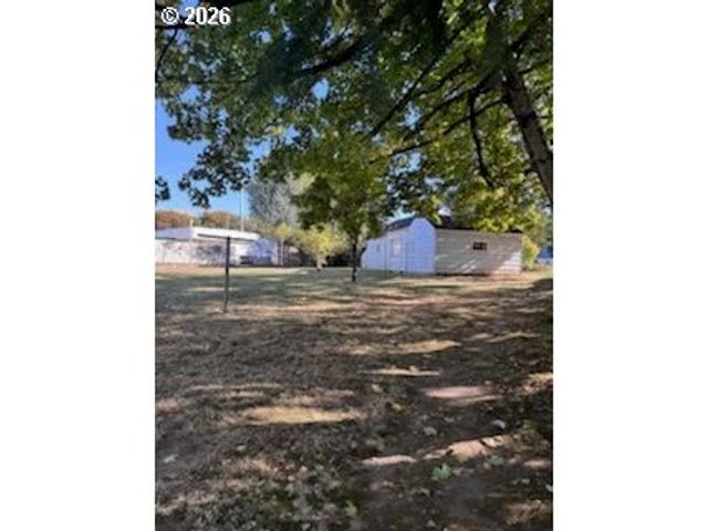 1822 Ne WALNUT Ave, Wood Village, OR 97060