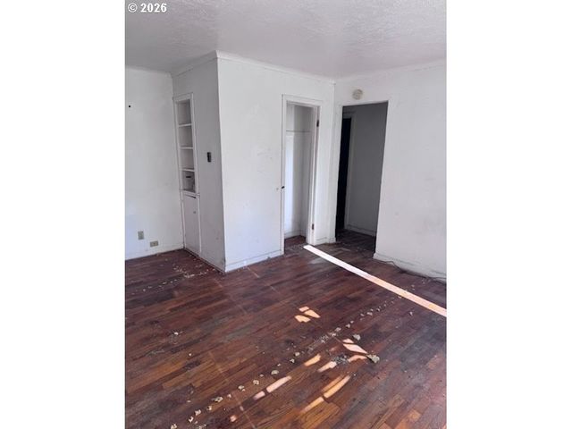 1822 Ne WALNUT Ave, Wood Village, OR 97060