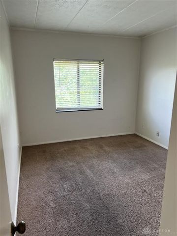 1116 Eagle Feather Circle E, West Carrollton, OH 45449