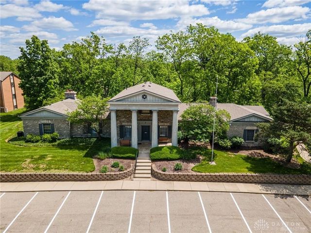 1116 Eagle Feather Circle E, West Carrollton, OH 45449