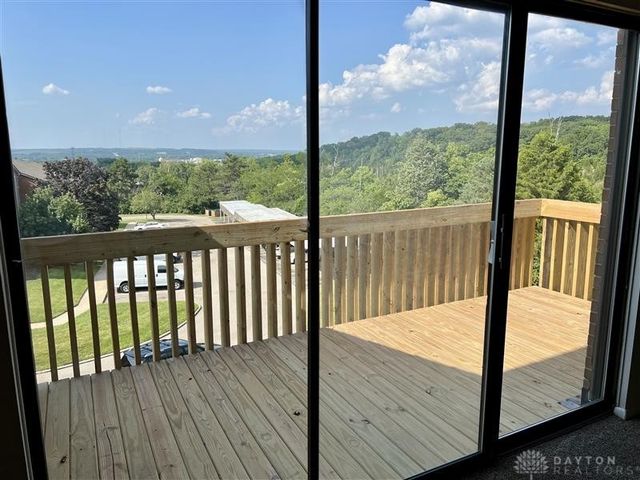 1116 Eagle Feather Circle E, West Carrollton, OH 45449
