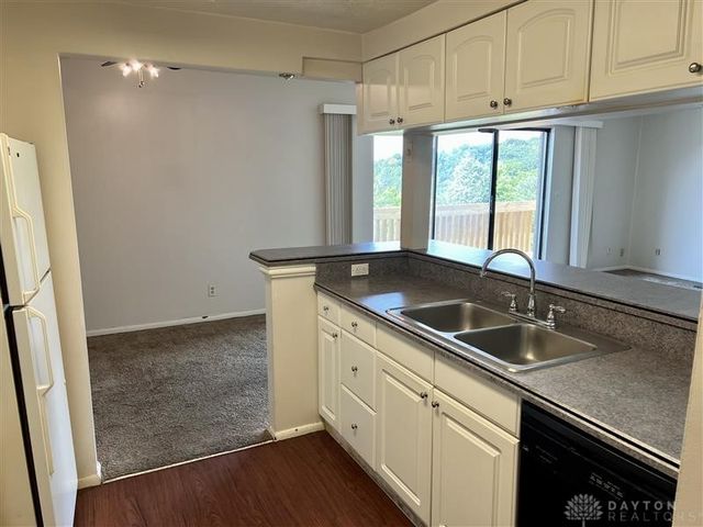 1116 Eagle Feather Circle E, West Carrollton, OH 45449