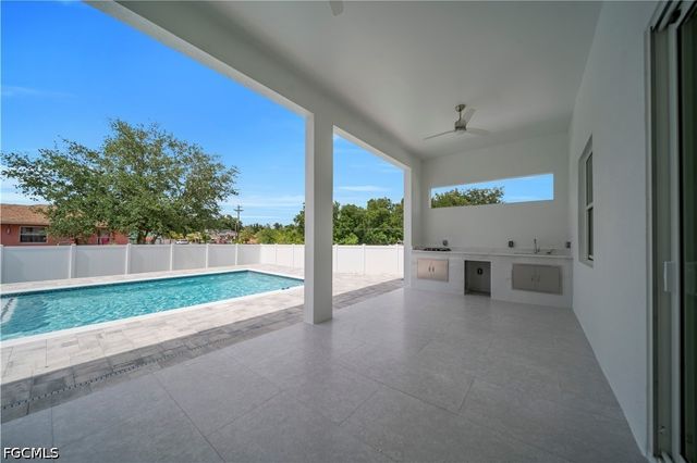 2900 41st ST SW, Lehigh Acres, FL 33976
