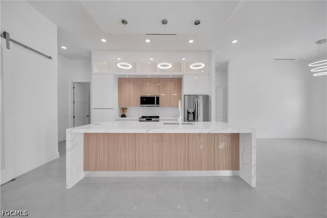 2900 41st ST SW, Lehigh Acres, FL 33976