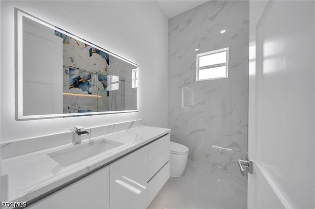 2900 41st ST SW, Lehigh Acres, FL 33976