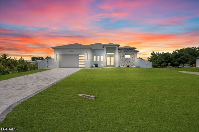 2900 41st ST SW, Lehigh Acres, FL 33976