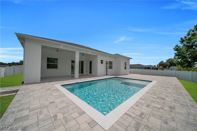 2900 41st ST SW, Lehigh Acres, FL 33976