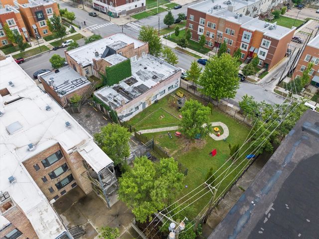 222 E 61st Street, Chicago, IL 60637