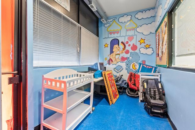 222 E 61st Street, Chicago, IL 60637