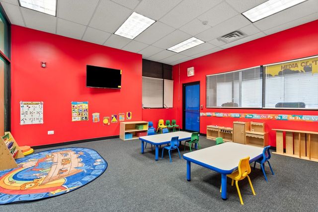 222 E 61st Street, Chicago, IL 60637