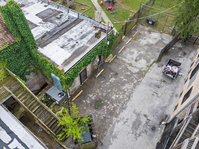 222 E 61st Street, Chicago, IL 60637