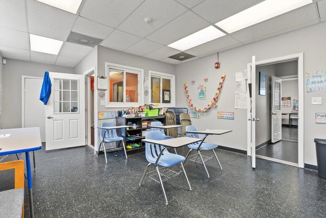 222 E 61st Street, Chicago, IL 60637