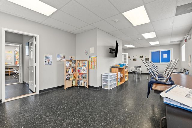 222 E 61st Street, Chicago, IL 60637