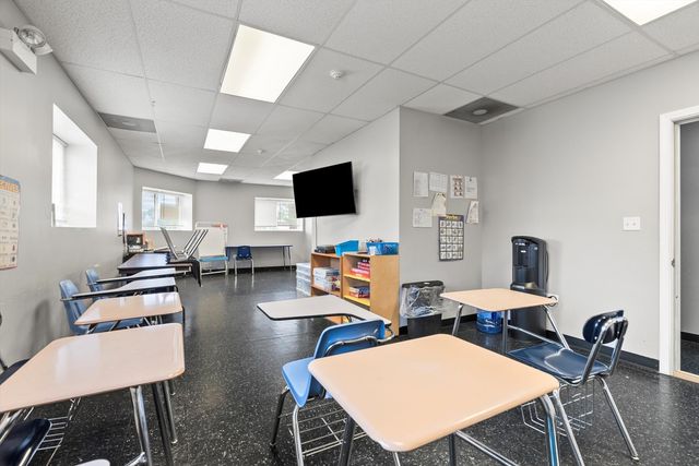 222 E 61st Street, Chicago, IL 60637