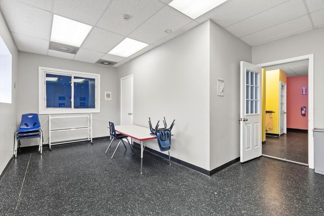 222 E 61st Street, Chicago, IL 60637