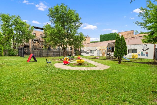 222 E 61st Street, Chicago, IL 60637