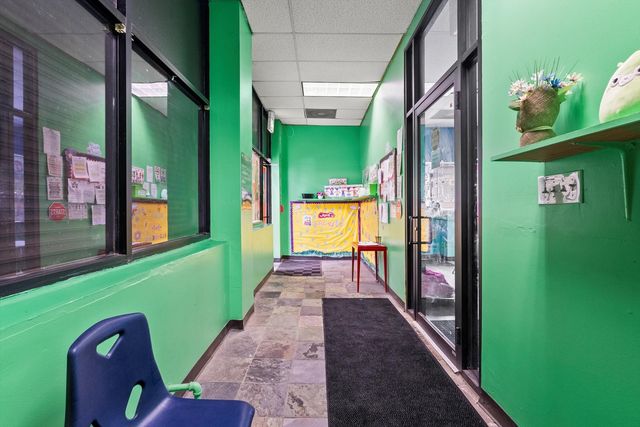 222 E 61st Street, Chicago, IL 60637