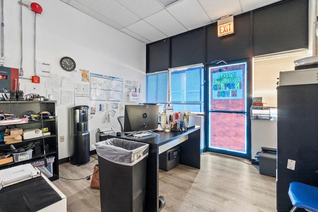 222 E 61st Street, Chicago, IL 60637